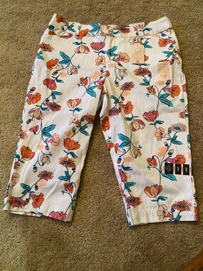 St. John's Bay White Floral Capris with Orange & Teal Print